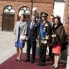 Le roi Carl XVI Gustaf et la reine Silvia de Suède ont accueilli le président de la Finlande Sauli Niinistö et sa femme Jenni Haukio aux Ecuries royales, le 17 avril 2012.