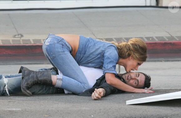 Adam Levine de Maroon 5 et son ex Anne V. sur le tournage du clip Misery, en 2010