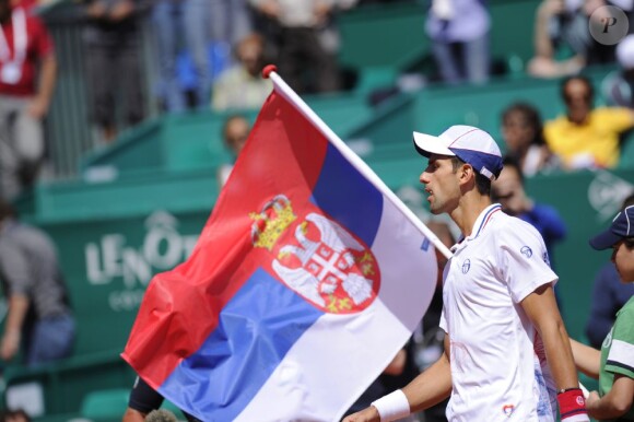 Rafael Nadal a largement dominé Novak Djokovicen finale du Masters 1000 de Monte-Carlo, le 22 avril 2012, devant le prince Albert et la princesse Charlene de Monaco, qui ont félicité les deux joueurs lors de la cérémonie de clôture.