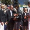 Cérémonie de clôture du Masters. Le prince Albert et la princesse Charlene de Monaco, coupe garçonne surprise, ont assisté dimanche 22 avril 2012 à la victoire expéditive de Rafael Nadal sur Novak Djokovic en finale du Rolex Masters 1000 de Monte-Carlo, et récompensé les deux joueurs lors de la cérémonie de clôture.
