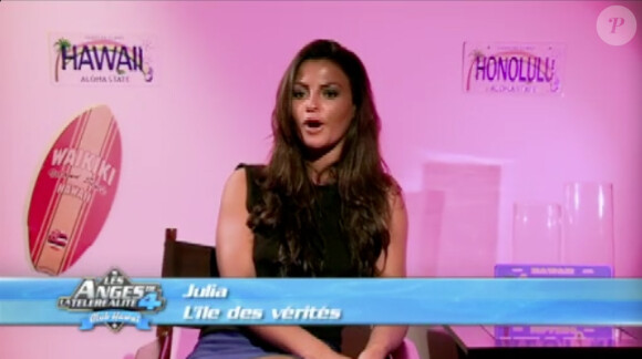 Julia dans les Anges de la télé-réalité 4, lundi 23 avril 2012 sur NRJ 12