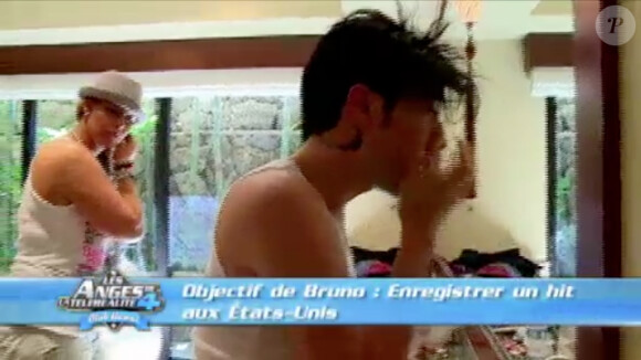 Bruno se prépare dans les Anges de la télé-réalité 4, lundi 23 avril 2012 sur NRJ 12