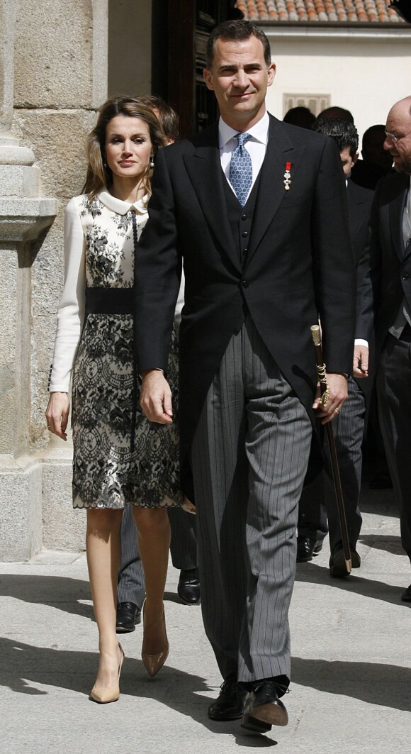 Le prince Felipe et la princesse Letizia d'Espagne présidaient le 23 avril 2012 la cérémonie de remise du Prix Cervantes au poète chilien Nicanor Parra, à l'Université d'Alcala de Henares (centre de l'Espagne).