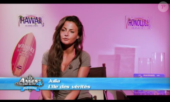 Julia dans Les Anges de la télé-réalité 4 le mercredi 25 avril 2012 sur NRJ 12