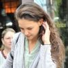 Katie Holmes, les cheveux au vent à New York, le 25 avril 2012