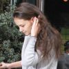 Katie Holmes les cheveux au vent, le 25 avril 2012 à New York