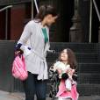 Katie Holmes et sa fille Suri, dans les rues de New York, le 24 avril 2012