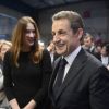 Carla Bruni-Sarkozy au côté de son homme Nicolas Sarkozy lors du meeting de ce dernier à Toulouse le 29 avril 2012