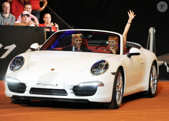 Maria Sharapova prête à prendre la route le 29 avril 2012 à Stuttgart après sa victoire en finale sur Victoria Azarenka (6-1, 6-4)