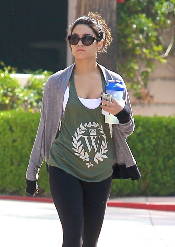 Vanessa Hudgens débutait sa journée par une petite séance de sport. Los Angeles, le 30 avril 2012.