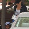 Sandra Bullock et son fils Louis sortent de l'école à Los Angeles le 3 mai 2012