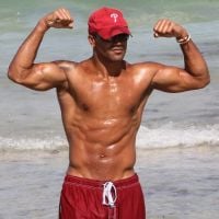 Shemar Moore, flambeur sexy à la plage : Ses abdos sculptés sont de sortie