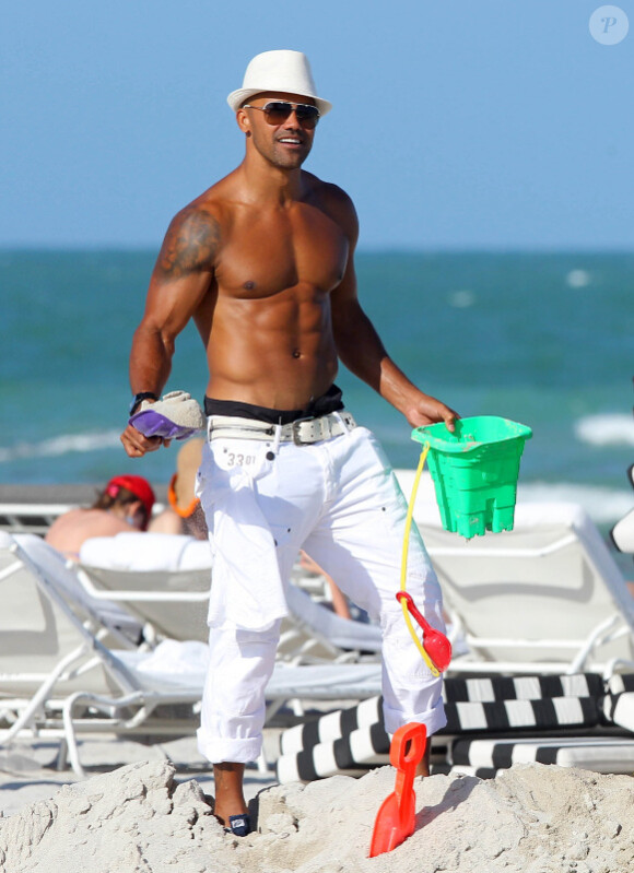 Shemar Moore à la plage, à Miami, le mercredi 2 mai 2012.