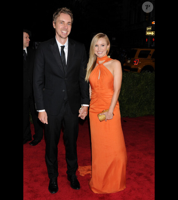 Kristen Bell et son petit ami Dax Sherpard au Costume Institut Gala, à New York le 7 mai 2012 au Musée Metropolitan