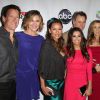 Toute l'équipe de Desperate Housewives, à l'exception de Teri Hatcher, à la soirée organisée pour le grand final de Desperate Housewives, le 29 avril 2012 à Los Angeles