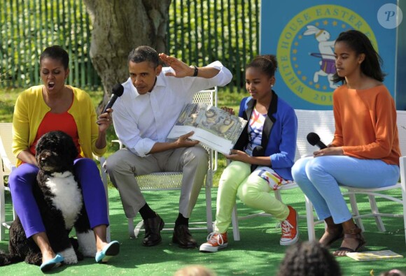 Barack, Michelle Obama et leurs filles Malia et Sacha à Washington le 9 avril 2012.
