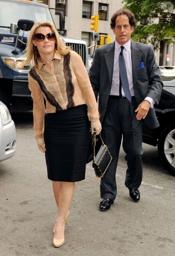 Geneviève Sabourin et son avocat à la sortie du tribunal de New York le 14 2012