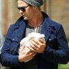 Elsa Pataky et son mari Chris Hemsworth se promènent dans les rues de Londres avec leur petite fille India Rose, née le 11 mai 2012