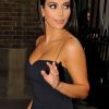 Le soir, Kim Kardashian sort de son hôtel à Londres le 17 mai 2012
