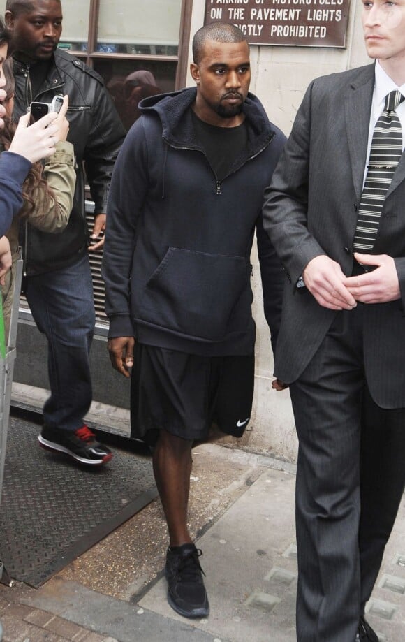 Kanye West va faire du sport à Londres le 17 mai 2012