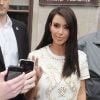 Kim Kardashian sort de son hôtel à Londres pour se rendre à une séance de promo le 17 mai 2012