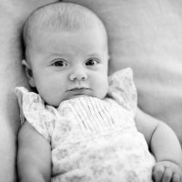 Princesse Estelle: Avant le baptême, deux nouveaux portraits du bébé de Victoria