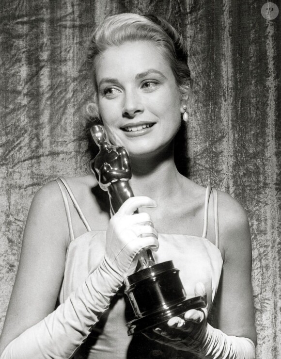 Grace Kelly aux Oscars à Los Angeles, le 30 mars 1955.