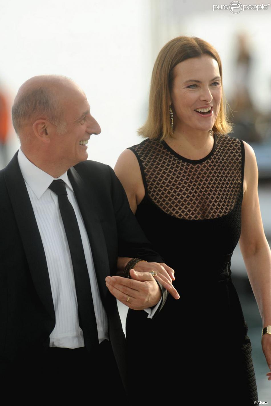 Qui Sont Les Parents De Carole Bouquet Carole Bouquet au Grand Journal de Canal + sur la plage du Majestic à