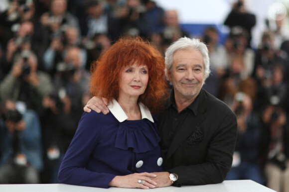 Sabine Azema et Pierre Arditi lors du photocall de Vous n'avez encore rien vu d'Alain Resnais, le 21 mai 2012 au Festival de Cannes.