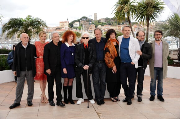 Toute l'équipe de Vous n'avez encore rien vu d'Alain Resnais, le 21 mai 2012 au Festival de Cannes.