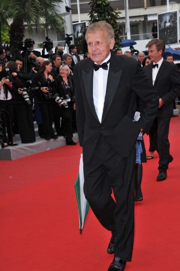 Patrick Poivre d'Arvor lors de la montée des marches le 21 mai 2012 dans le cadre du Festival de Cannes lors de la présentation du film d'Alain Resnais Vous n'avez encore rien vu