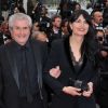 Claude Lelouch et sa compagne lors de la montée des marches le 21 mai 2012 dans le cadre du Festival de Cannes lors de la présentation du film d'Alain Resnais Vous n'avez encore rien vu
