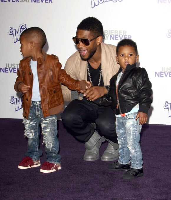 Usher et ses fils en février 2011