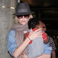 Charlize Theron : Protectrice, elle choie son petit Jackson en célibataire