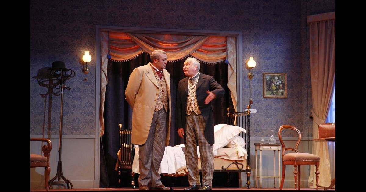 Pièce De Théâtre Le Dindon Avec Berléand Le Dindon : Laurent Gamelon et François Berléand sur la scène du