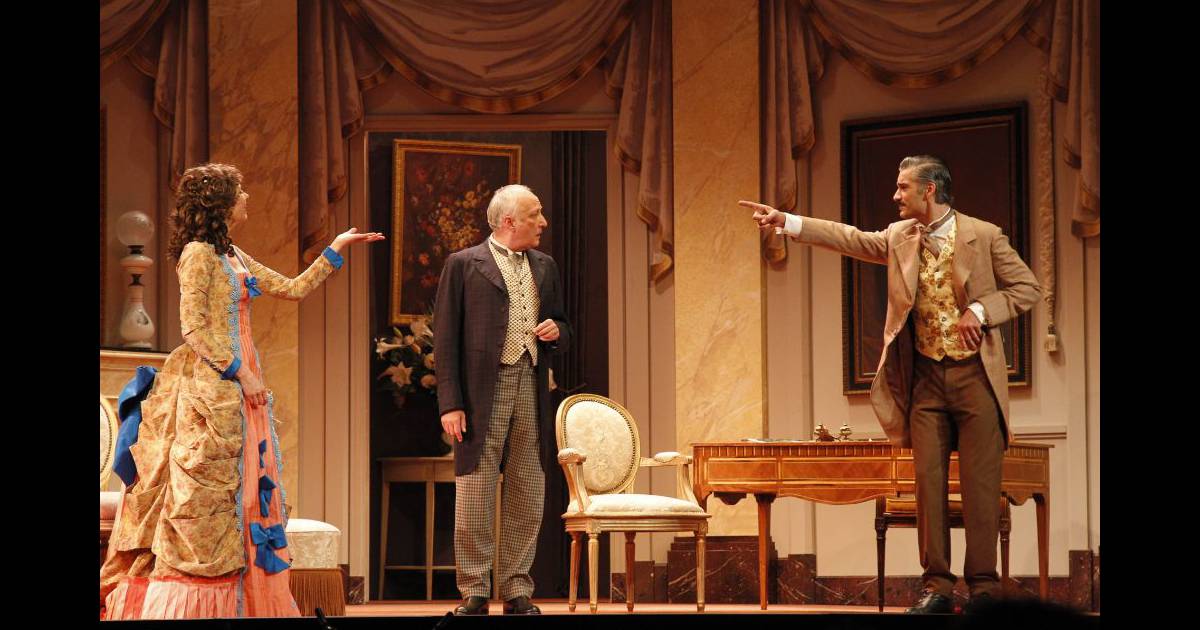 Pièce De Théâtre Le Dindon Avec Berléand Le Dindon : Florence Pernel, François Berléand et François Vincentelli