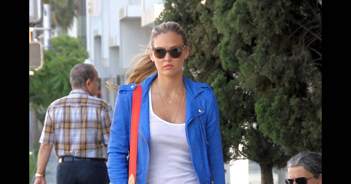 Cest Une Bar Refaeli Ultra Stylée Qui était Repérée Durant Une Séance Shopping à Los Angeles 