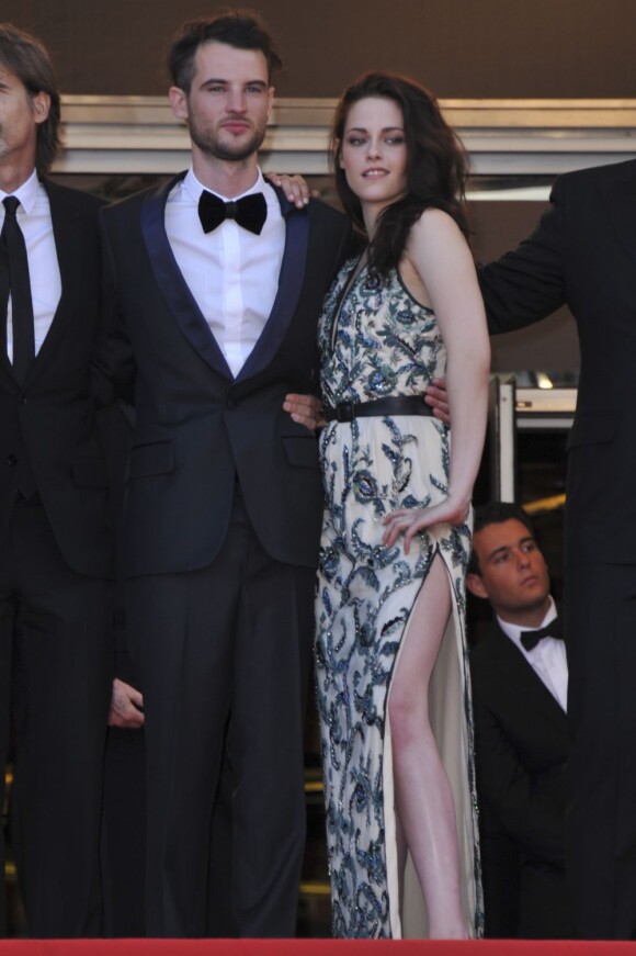 Kristen Stewart et Tom Sturridge pour la montée des marches de leur film Sur La Route, à Cannes, le 23 mai 2012.