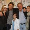 Alain Delon, Anthony Delon, ses filles Lou et Liv avec l'artiste Valeria Attinelli au vernissage de l'exposition Princess's Tour, à la Galerie Caplain Matignon, à Paris, le 22 mai 2012.