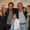 Alain Delon, son fils Anthony et ses petites-filles réunis pour une expo colorée