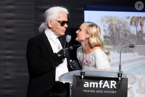 Diane Kruger et Karl Lagerfeld au gala de l'amfAR au Cap d'Antibes, le 24 mai 2012.