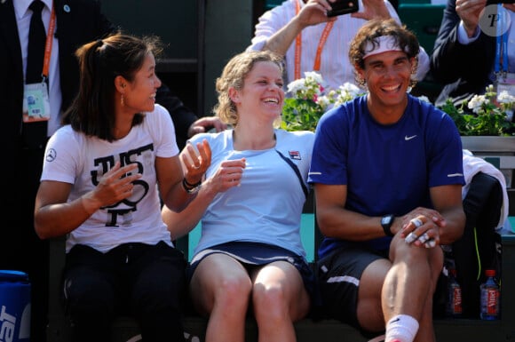 Li Na, Kim Clijsters et Rafael Nadal le 24 mai 2012 à Roland Garros lors d'un essai pour les nouvelles raquettes intelligentes signées Babolat
