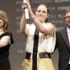 Emilie Dequenne, prix d'interprétation féminine pour A perdre la raison lors de la remise des prix Un Certain Regard à Cannes le 26 mai 2012