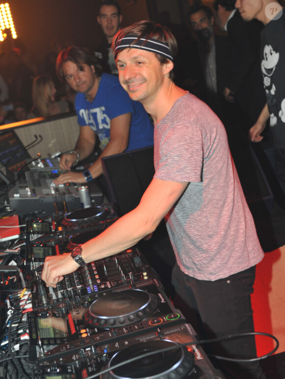 Martin Solveig mixe au Gotha Club à Cannes, le vendredi 25 mai 2012.