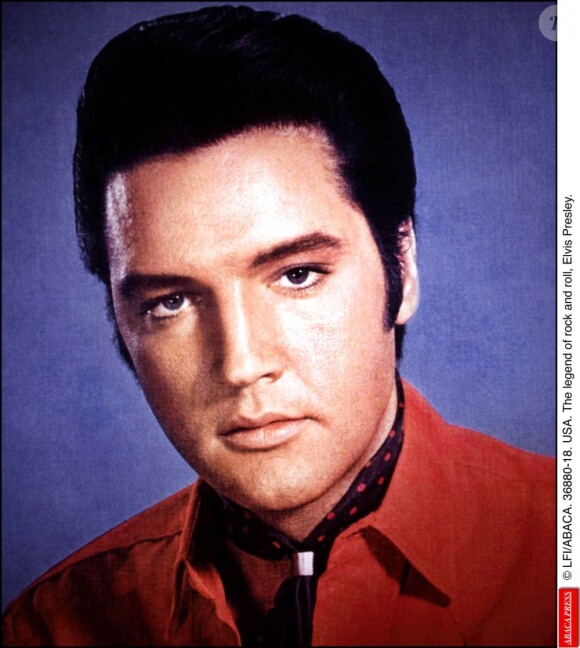 45 ans après sa mort le 16 août 1977, Elvis presley continue de fasciner. Les 23 et 24 juin 2012, la maison d'enchères Julien's Auctions proposera à la vente la première tombe du King, où il reposa moins de deux mois au cimetière de Forest Hill à Memphis avant d'être transféré le 2 octobre 1977 dans une sépulture sur son domaine de Graceland, où il repose toujours, au côté de sa mère Gladys.