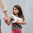 Katie Holmes et sa fille Suri se baladent à New York, le 30 mai 2012. La star a opté pour un look country.