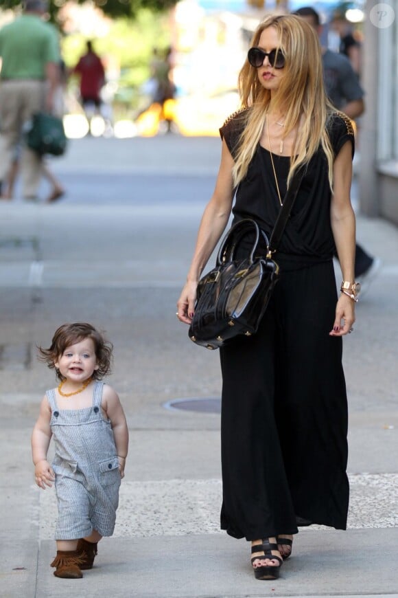 Rachel Zoe et Skyler, en vadrouille dans les rues de New York, le 31 mai 2012.