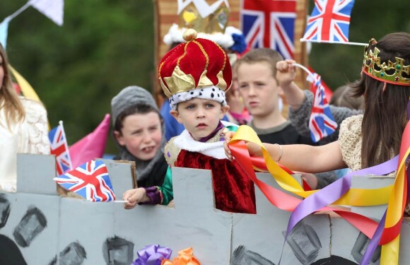 Ambiance de folie lors du premier jour des célébrations du jubilé de diamant de la reine Elizabeth II, le 2 juin 2012.
