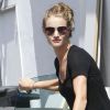 Rosie Huntington-Whiteley, totalement décontractée, se rend à sa salle de sport à West Hollywood. Le 1er juin 2012.