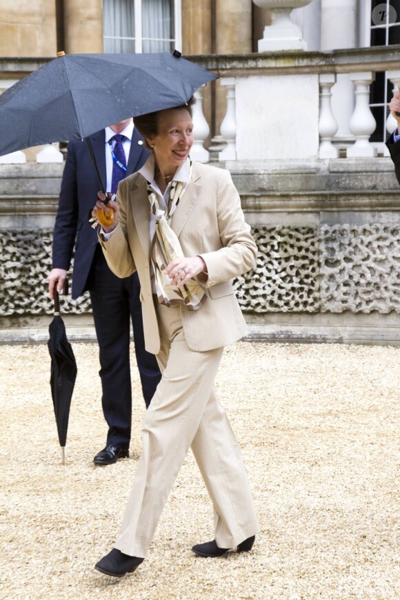 La princesse Anne au pique-nique du Big Jubilee Lunch dans les jardins de Buckingham Palace, le 4 juin 2012.